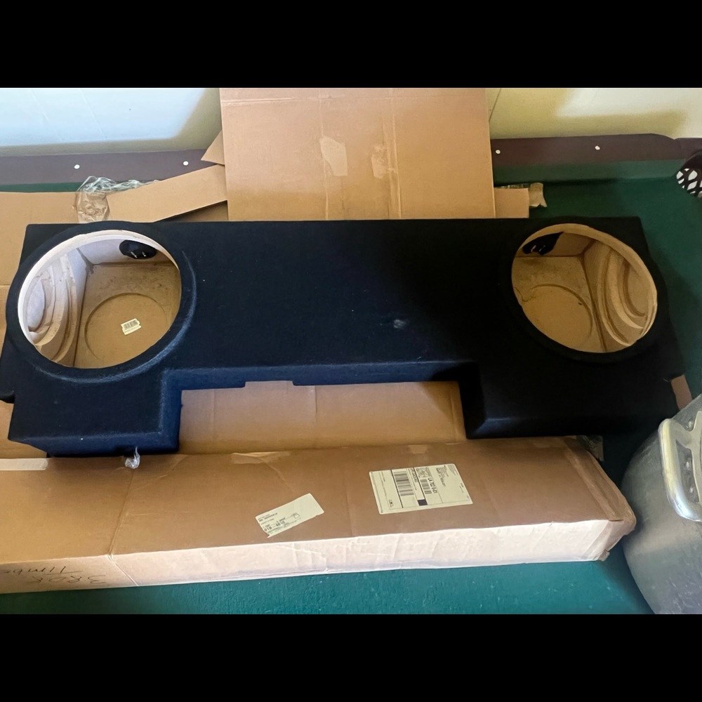 Speakers an box for sell bend new